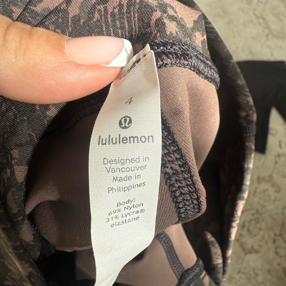 Lululemon - Picture 2 of 2